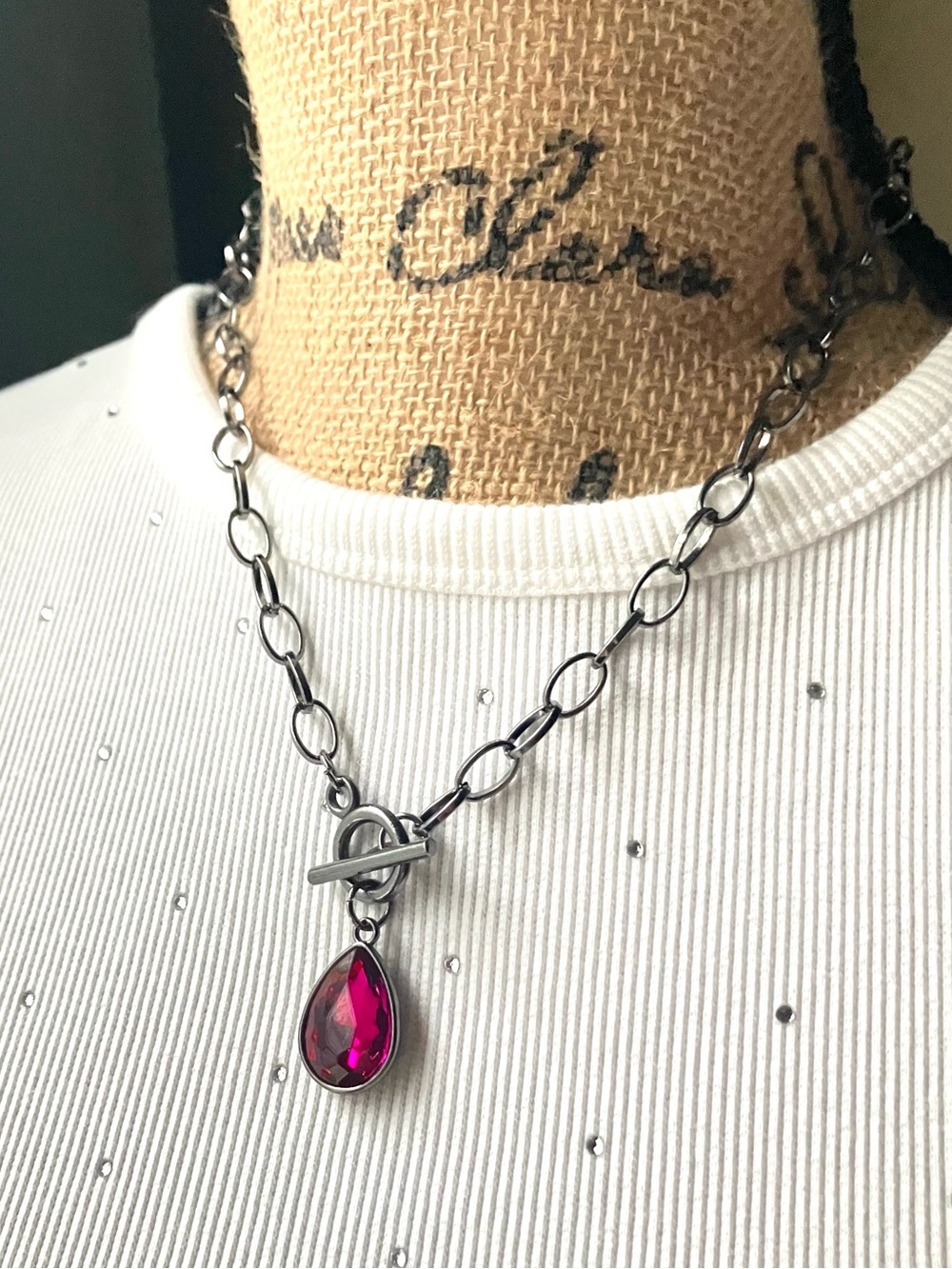 Toggle chain necklace with pink gemstone pendant